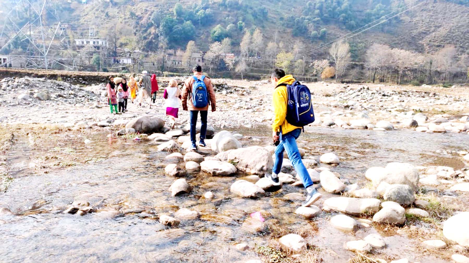 Phagla villagers await bridge, road connectivity - Daily Excelsior