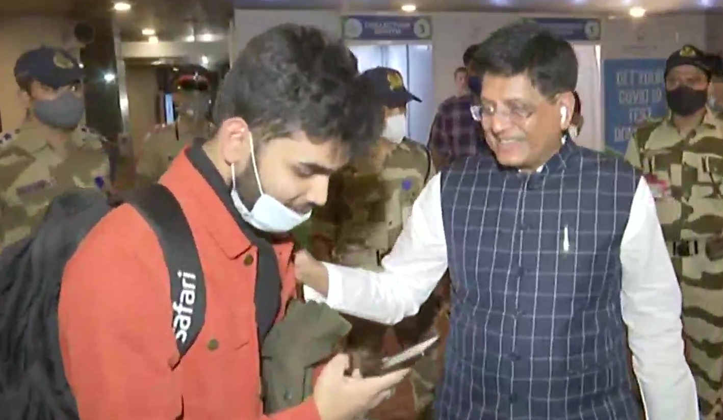 First evacuation flight carrying 219 Indian nationals from Ukraine lands in Mumbai