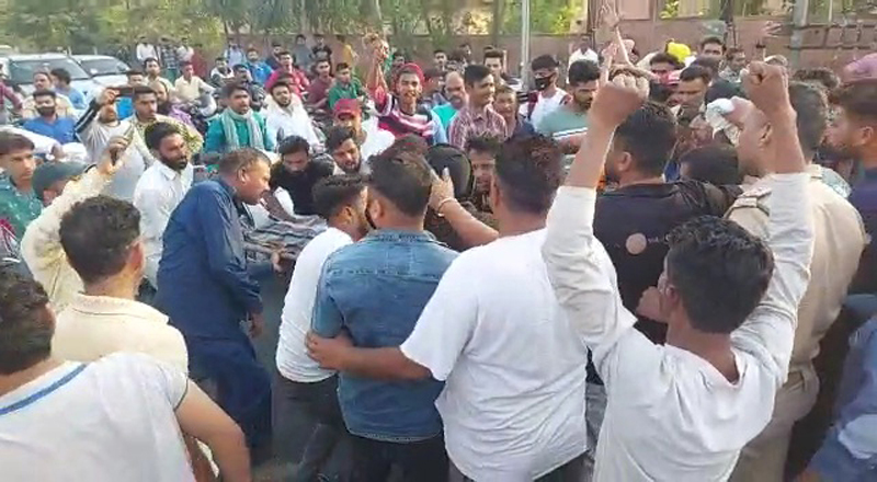 Insitigating People protesting against College professor for instigating the BA Part ...