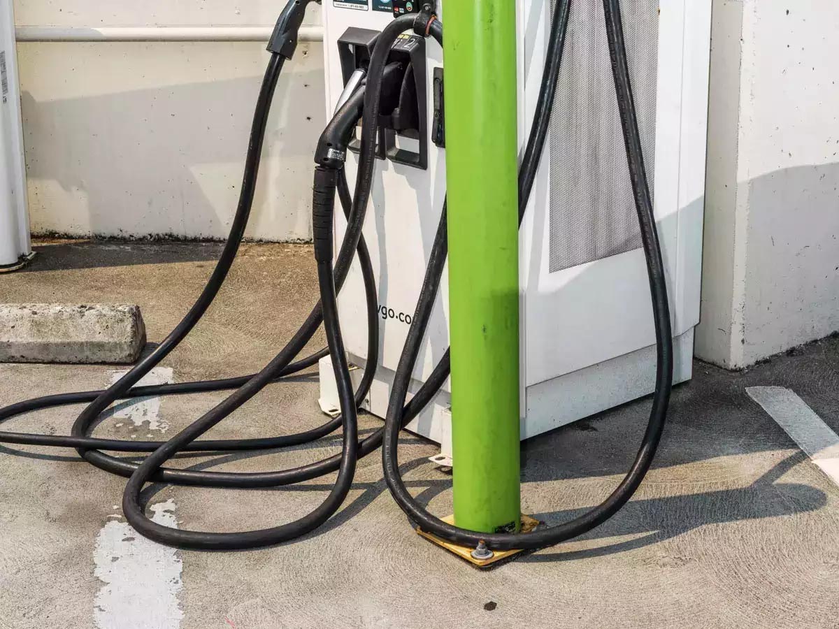 BPCL to invest Rs 200 cr to set up 100 fast EV charging corridors with ...
