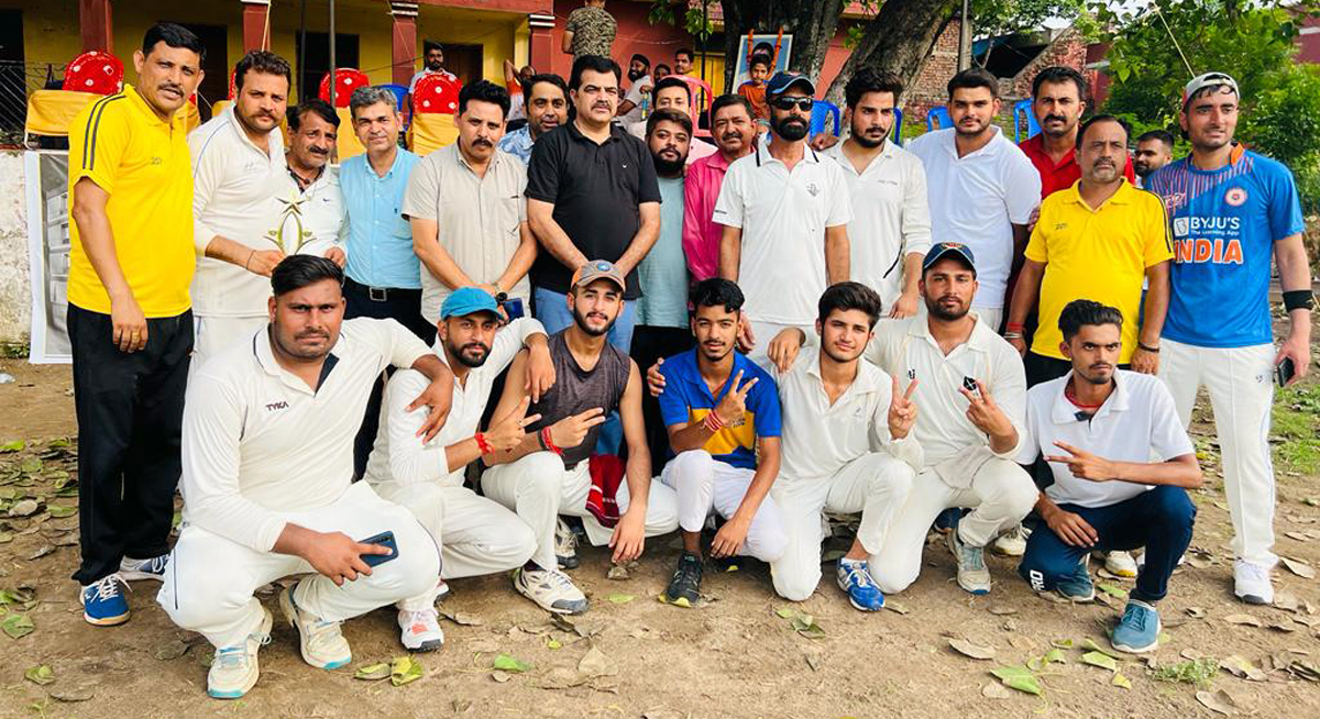 Winning team posing for a group photograph at Akhnoor on Sunday ...