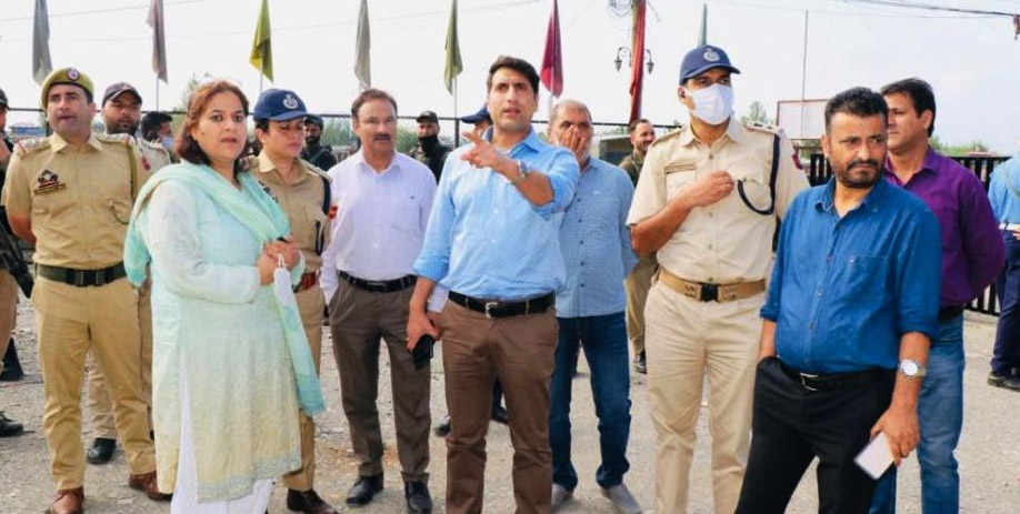DC Srinagar inspects parking sites along Dal-Boulevard Road Axis ...