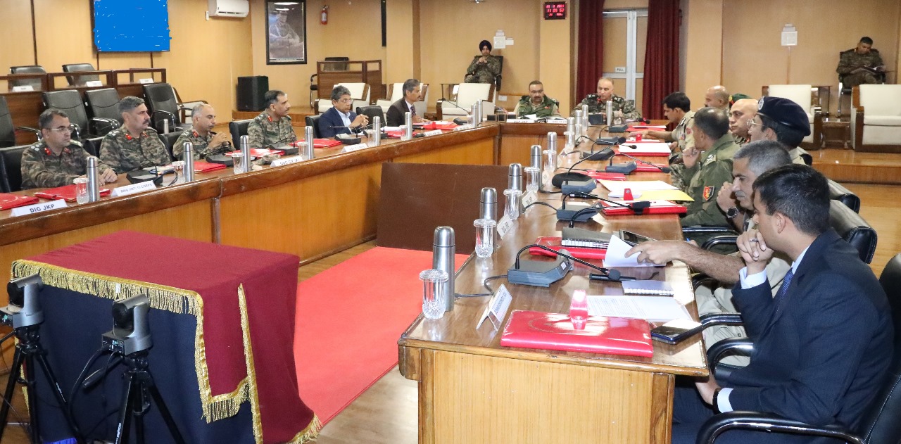 Army's Chinar Corps Commander, J&K DGP Co-Chair Core Group Meeting ...